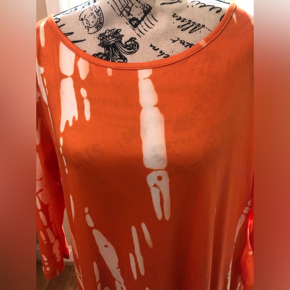 NWOT high/low dress with side pockets. Orange/white flowy 100% polyester - Picture 5 of 5
